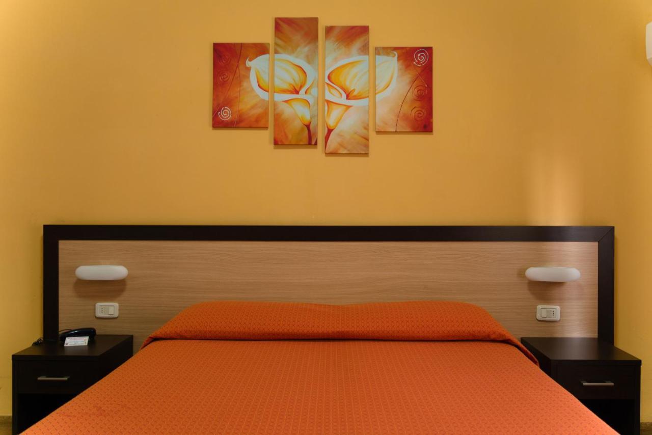 Albergo San Lorenzo โกรเซตโต ภายนอก รูปภาพ